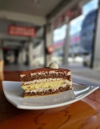 Anna’s Cake and Shop Nadi